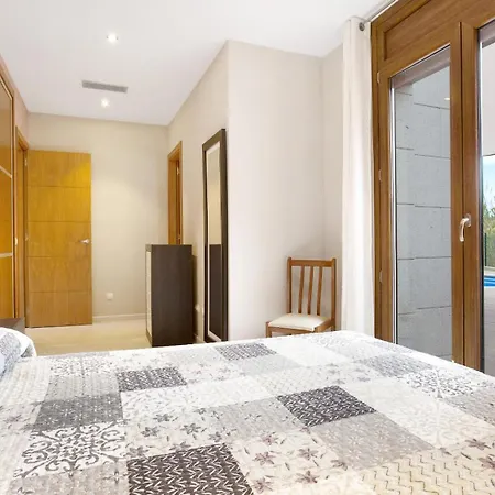 2pau - Villa Lloret de Mar